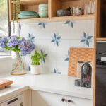 Kitchen Backsplash Decor - Lyon Pattern